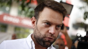 Μύκονος και αλαζονεία Κασσελάκη φέρνουν νέες γκρίνιες στον ΣΥΡΙΖΑ: «Εδώ που κάθομαι χάνω λεφτά»