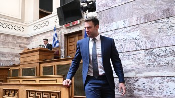 Ο Κασσελάκης στη Βουλή: όνειρο ήταν και χάθηκε