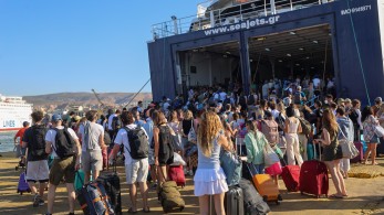 Κορυφώνεται η έξοδος των εκδρομέων του Δεκαπενταύγουστου από τα λιμάνια της Αττικής