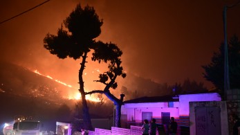 Σε λειτουργία ειδική πλατφόρμα για την προσωρινή διαμονή των πληγέντων από τη φωτιά