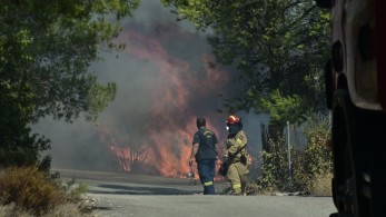Φωτιά στην Αττική: 180 απεγκλωβισμοί από την αστυνομία έως τα ξημερώματα