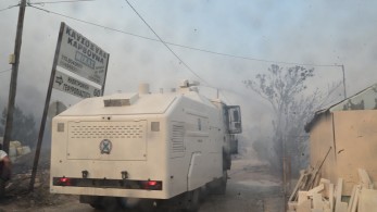Αστυνομικοί και «Αίαντες» στη μάχη της πυρόσβεσης