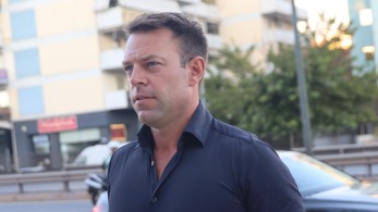 Του γυρίζουν την πλάτη - Στο τέλος θα του μείνει η… όρεξη