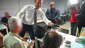 Στέφανε, κούρασες… Στέφανε, κούρασες…