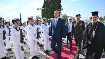 Νίκος Δένδιας: στη φρεγάτα «Ψαρά» για χριστουγεννιάτικες ευχές