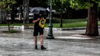 Βροχές και καταιγίδες φέρνει η κακοκαιρία «ATENA» - Σε επιφυλακή η Πολιτική Προστασία Βροχές και καταιγίδες φέρνει η κακοκαιρία «ATENA» - Σε επιφυλακή η Πολιτική Προστασία