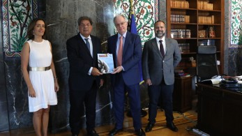 Στον πρόεδρο της Βουλής η ετήσια έκθεση του Συνηγόρου Καταναλωτή