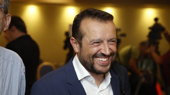 Νίκος Παππάς: μετακόμισε στο γραφείο του αρχηγού της αξιωματικής αντιπολίτευσης στη Βουλή