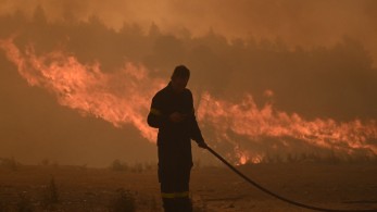 Φωτιά στον Βαρνάβα: Σε ετοιμότητα ο κρατικός μηχανισμός για Νοσοκομεία και Κέντρα Υγείας
