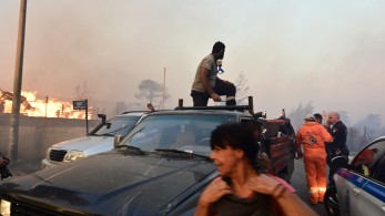 Εκκενώνεται η κατασκήνωση στο Γραμματικό – 400 παιδιά μεταφέρονται στο κωπηλατοδρόμιο Μαραθώνα