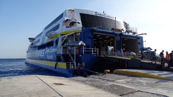 Άγρια συμπλοκή σε πλοίο με προορισμό τη Ραφήνα - Συνελήφθησαν 14 άτομα