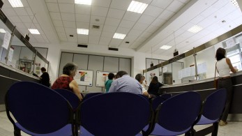 Μπόνους δύο μισθών σε 30.000 υπαλλήλους Δημοσίου και ΟΤΑ Μπόνους δύο μισθών σε 30.000 υπαλλήλους Δημοσίου και ΟΤΑ