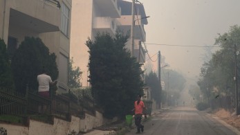 Νέο μήνυμα 112 στο Καλέτζι: «Απομακρυνθείτε προς Μαραθώνα»