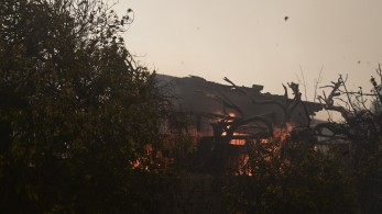 Κόλαση φωτιάς: εκκενώνονται Διόνυσος και Νέα Πεντέλη