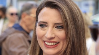 Κασιμάτη υπέρ Κασσελάκη: Δεν υπάρχει κανένας λόγος να υποβάλλουμε τη βάση σε συνεχή επιβεβαίωση μιας απόφασής τους