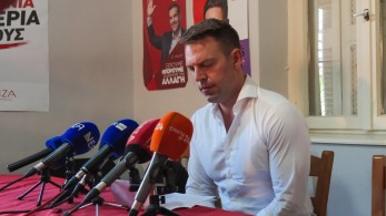 Με διαλείμματα ο γάμος Κασσελάκη: επίθεση στην Μπακογιάννη για τον ΒΟΑΚ