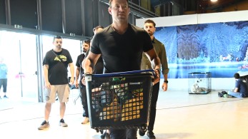 Βρε, καλώς τον Στέφανο...