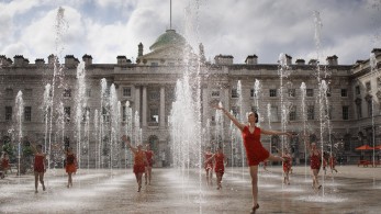 Λονδίνο: έσβησε η φωτιά στο Somerset House - Πώς σώθηκαν τα έργα του Μονέ και του Βαν Γκογκ