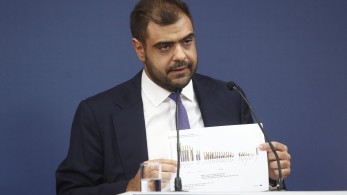 Ο Μαρινάκης αποδομεί στοιχειοθετημένα τους ισχυρισμούς της αντιπολίτευσης για τον κατώτατο μισθό (vid)