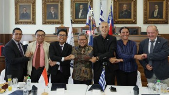 Μνημόνιο συνεργασίας υπέγραψαν ο Δήμος Πειραιά και ο Δήμος Denpasar της Ινδονησίας