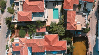 Κασσελάκης: η παράνομη και αυθαίρετη πισίνα του στις Σπέτσες