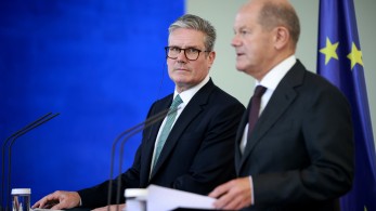 Κιρ Στάρμερ: αποκλείει την επανένταξη, αλλά θέλει να «επαναρρυθμιστούν» οι σχέσεις της Βρετανίας με την ΕΕ