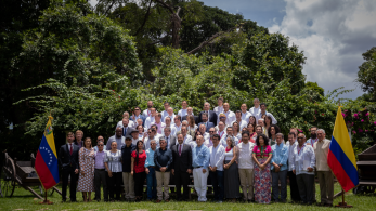 Κολομβία: η κυβέρνηση δεν τερματίζει μονομερώς την ειρηνευτική διαδικασία με τον ELN