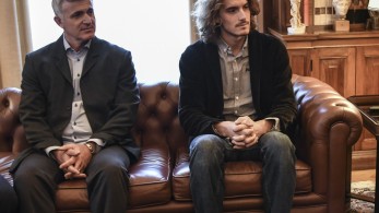 Ο Στέφανος Τσιτσιπάς τερμάτισε τη συνεργασία με τον πατέρα του Απόστολο