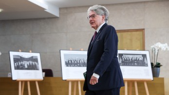 Παραιτήθηκε ο Τιερί Μπρετόν από επίτροπος της ΕΕ - Βολές στην Ούρσουλα Φον ντερ Λάιεν