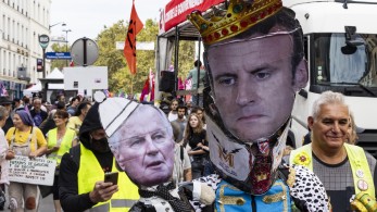 Γαλλία: ρεκόρ αντιδημοφιλίας για τους Εμανουέλ Μακρόν και Μισέλ Μπαρνιέ