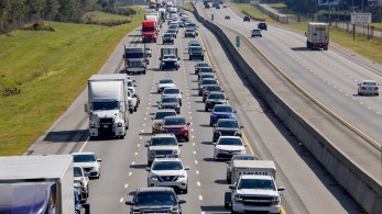 ΗΠΑ: οι κάτοικοι της Φλόριντα φεύγουν να γλιτώσουν από τον κυκλώνα Μίλτον ΗΠΑ: οι κάτοικοι της Φλόριντα φεύγουν να γλιτώσουν από τον κυκλώνα Μίλτον