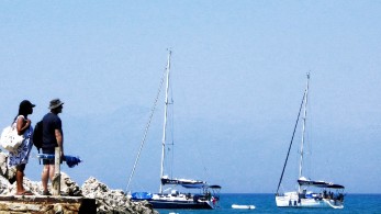 Aπαλλάσσονται τα μικρά σκάφη από τον ειδικό φόρο και τον φόρο πολυτελούς διαβίωσης