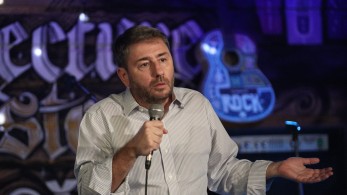 Τα πιστεύει αυτά που λέει ο Νίκος Ανδρουλάκης; Οι δημοσκοπήσεις και η… αλαζονεία