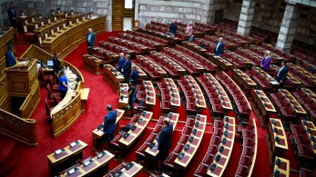 Βουλή: ενός λεπτού σιγή στη μνήμη του Παύλου Φύσσα Βουλή: ενός λεπτού σιγή στη μνήμη του Παύλου Φύσσα