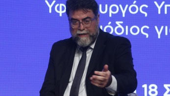 Οικονόμου: Ακόμη 400 νέα λεωφορεία στην Αθήνα - Κάμερες στους δρόμους για την οδική ασφάλεια