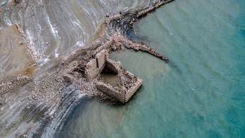Λειψυδρία - Η λίμνη του Μόρνου εκπέμπει SOS: Η στάθμη του νερού έχει υποχωρήσει πάνω από 35 μέτρα