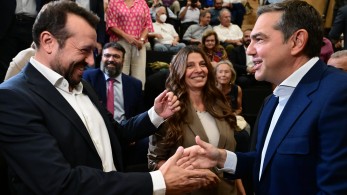 Ξεσήκωσε τα… πάθη η παρουσία Νίκου Παππά στη «βράβευση» Αλέξη Τσίπρα