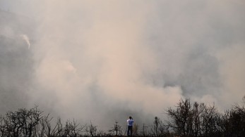 Φωτιά στην Κορινθία: μάχη με διάσπαρτες εστίες δίνει η Πυροσβεστική για 3η ημέρα