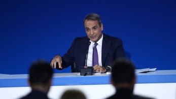 Κυριάκος Μητσοτάκης: 12 αυξήσεις αποδοχών - 12 μειώσεις φόρων και 30.000 ευρώ άπαξ στους ειδικευόμενους παθολόγους