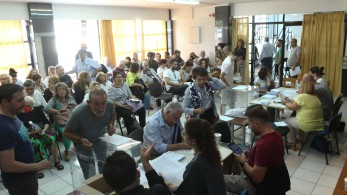 Εκλογές ΠΑΣΟΚ: μεγάλη η αποχή σε Αττική και Αθήνα Εκλογές ΠΑΣΟΚ: μεγάλη η αποχή σε Αττική και Αθήνα