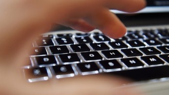 Για τηλεφωνικές απάτες προειδοποιεί η Επιτροπή Κεφαλαιαγοράς Για τηλεφωνικές απάτες προειδοποιεί η Επιτροπή Κεφαλαιαγοράς