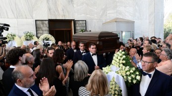 Πλήθος κόσμου αποχαιρετά τον Μίμη Πλέσσα