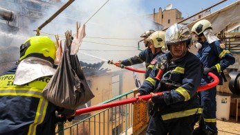 Φωτιά σε αποθήκη στον Πειραιά - Μήνυμα του 112