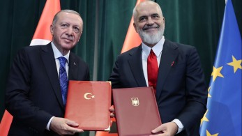 Δώρισε Drones καμικάζι στα Τίρανα ο Ερντογάν - Ράμα: Ανίκητη η Αλβανία με σύμμαχο την Τουρκία