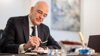 Ο Νίκος Δένδιας γράφει για τις ελληνο-αμερικανικές σχέσεις και τις εκλογές στις ΗΠΑ