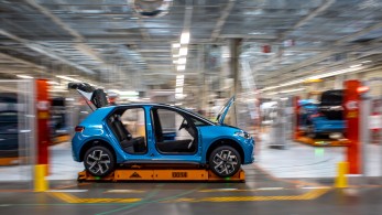 Ηλεκτροκίνηση: Η στρατηγική των μεγάλων αυτοκινητοβιομηχανιών στην πορεία προς την κλιματική ουδετερότητα