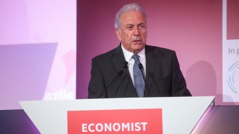 Συνέδριο Economist-Δημήτρης Αβραμόπουλος για μεταναστευτικό: Ισορροπημένη η πολιτική της Ελλάδας Συνέδριο Economist-Δημήτρης Αβραμόπουλος για μεταναστευτικό: Ισορροπημένη η πολιτική της Ελλάδας
