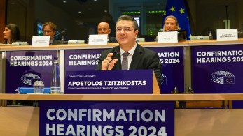 Έκτροπα ευρωβουλευτών της αντιπολίτευσης  κατά την ακρόαση του Απόστολου Τζιτζικώστα