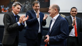 Η Γερμανία στον δρόμο για πρόωρες εκλογές - Ψήφο εμπιστοσύνης ζητεί ο Όλαφ Σολτς Η Γερμανία στον δρόμο για πρόωρες εκλογές - Ψήφο εμπιστοσύνης ζητεί ο Όλαφ Σολτς