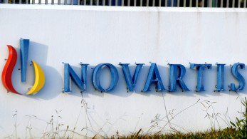 Σκευωρία Novartis: μιλούν στο «Μανιφέστο» οι Δημήτρης Τσιόδρας, Ελίζα Βόζεμπεργκ, Θάνος Πλεύρης, Απόστολος Σπυρόπουλος